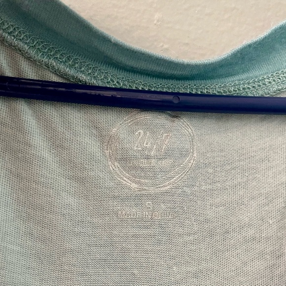 Maurice’s Top - Picture 2 of 3